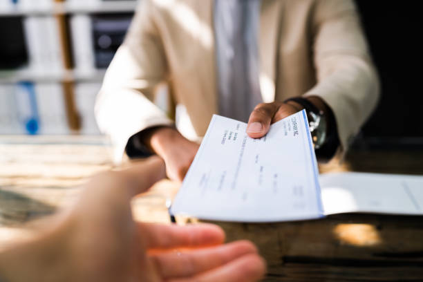 Before Choosing a Cheque Bounce Lawyer for Karkardooma Court, Understand What the Case Involves